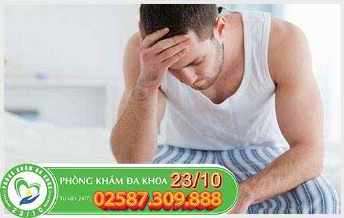 Nam giới đi tiểu nước tiểu nóng rát có phải bị bệnh không?