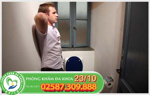 Giải đáp thắc mắc: Tiểu buốt có quan hệ được không?