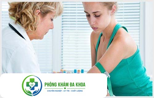 Nên xét nghiệm máu vào buổi sáng sớm